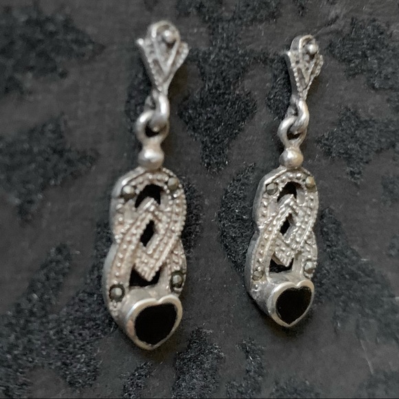 Vintage Art Deco Onyx Heart Marcasite Sterling earrings - Picture 4 of 11
